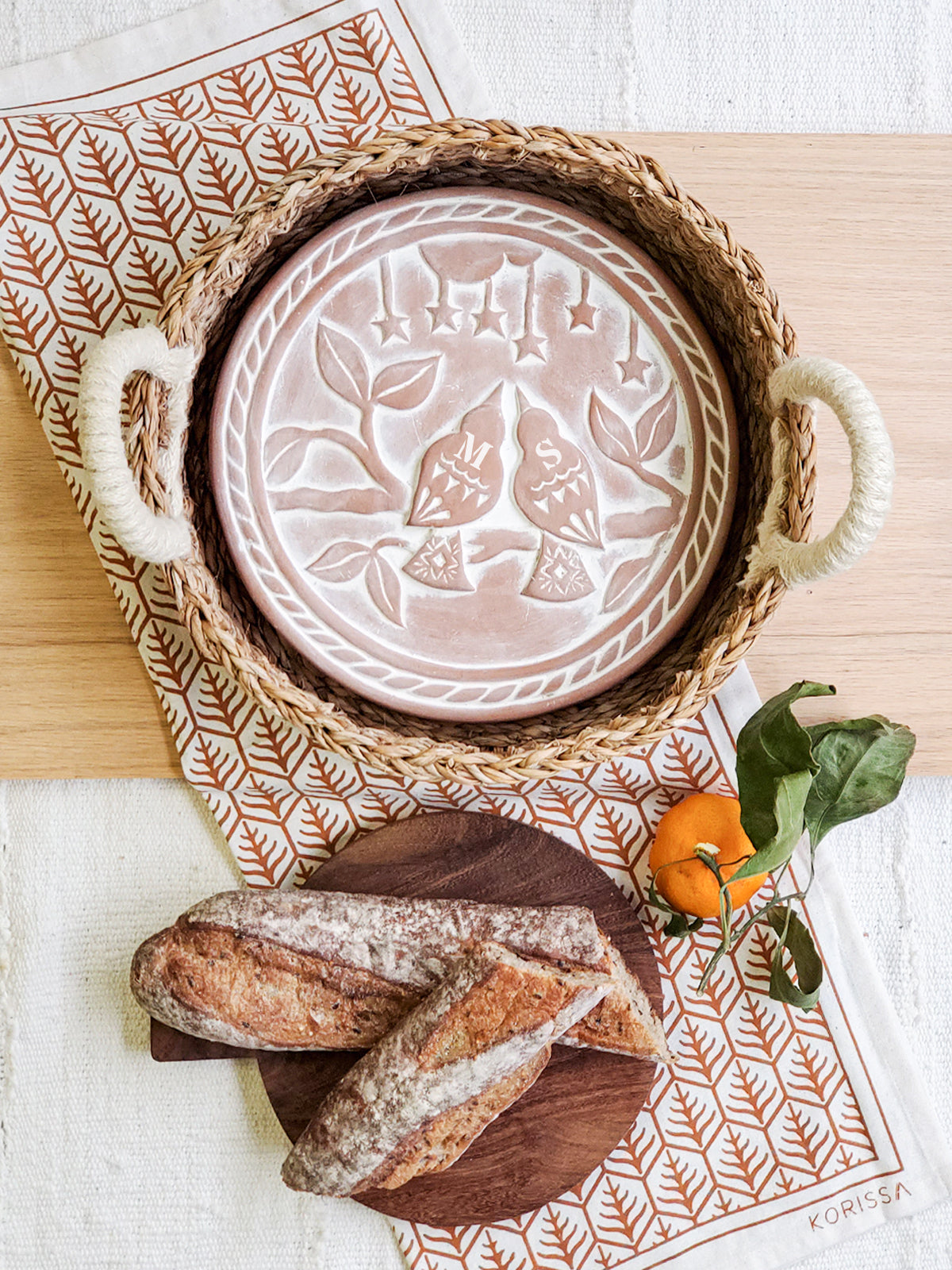 Personalized Bread Warmer & Basket - Lovebirds Round